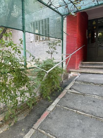 Apartament cu 2 camere decomandat în Rahova