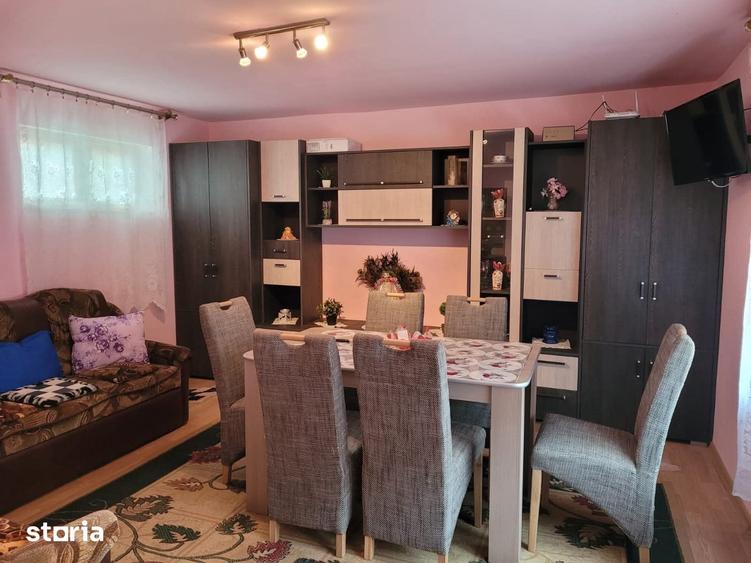 Casă cu 9 camere cu Teren 6300 Mp în Husasău de Tinca
