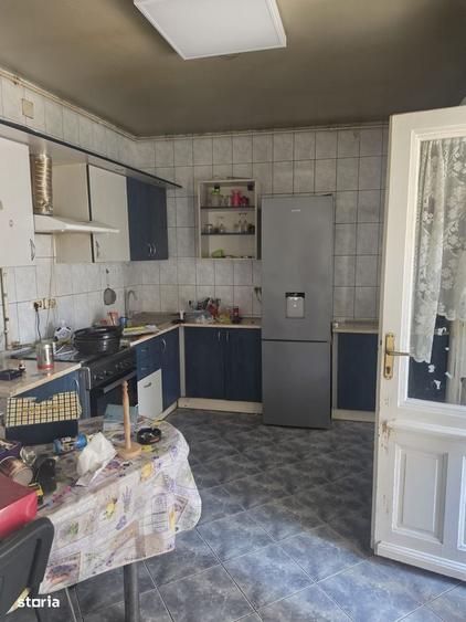Casă cu 4 camere în Vatra Luminoasă