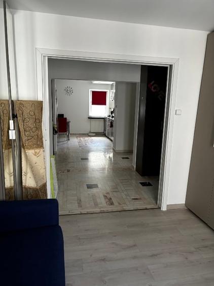 Apartament cu 4 camere decomandat, mobilat în 13 Septembrie