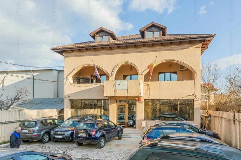 Casă individuală cu 11 camere cu Canalizare în Lujerului