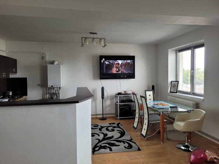 Apartament cu 3 camere decomandat în Ultracentral
