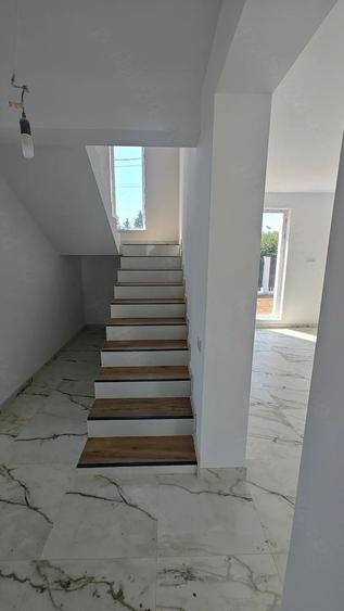 Casă cu 5 camere cu Teren 410 Mp în Pasărea