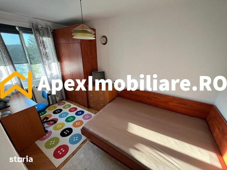 Apartament cu 3 camere decomandat în Titan