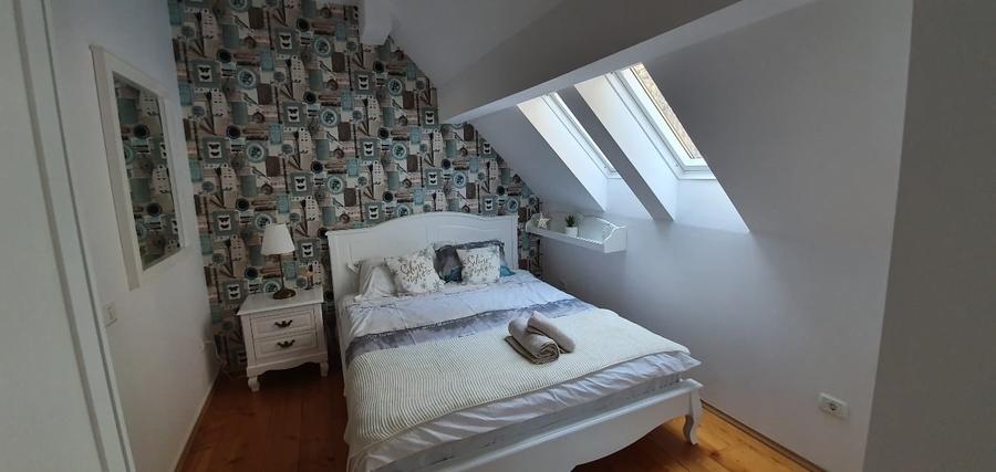 Apartament cu 4 camere decomandat, mobilat în Furnica