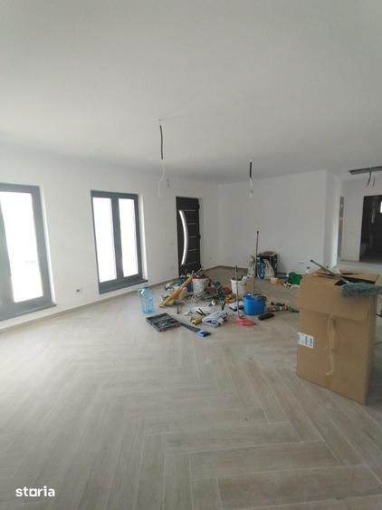 Casă cu 4 camere cu Teren 500 Mp în Blandiana
