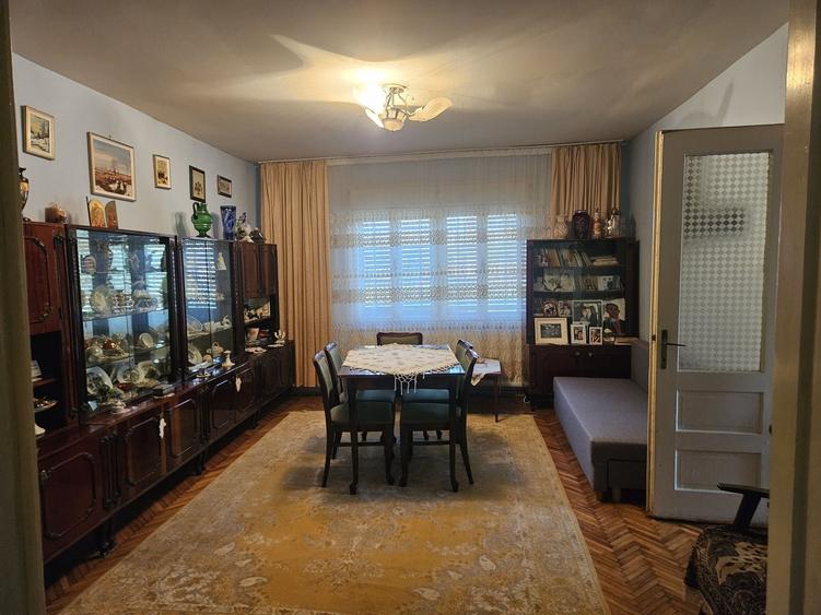 Casă cu 3 camere în Central