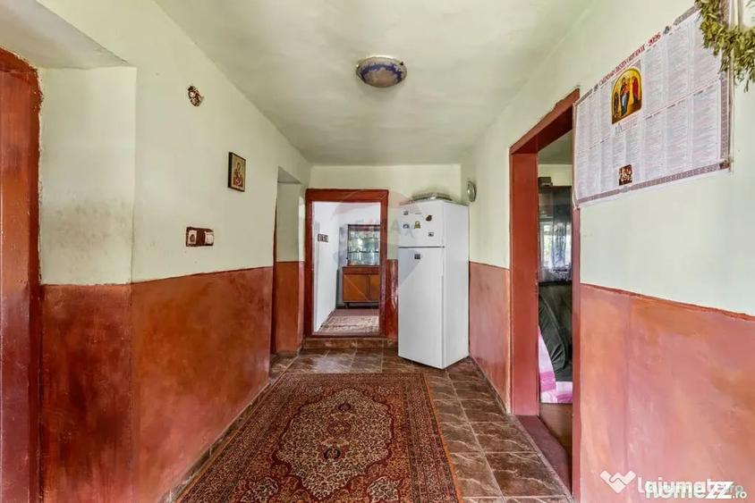 Casă cu 4 camere cu Teren 2422 Mp în Șiria