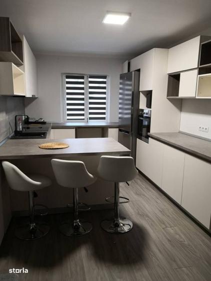 Apartament cu 3 camere în Zorilor