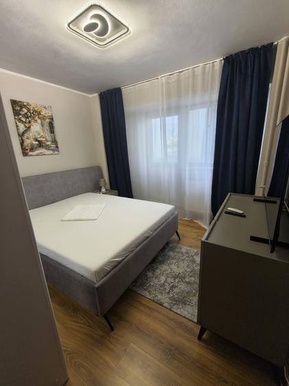 Apartament cu 2 camere decomandat în Calea București