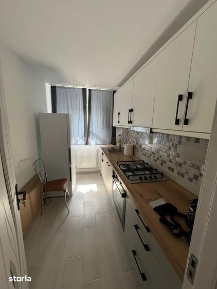 Apartament cu 3 camere semidecomandat în Primăverii