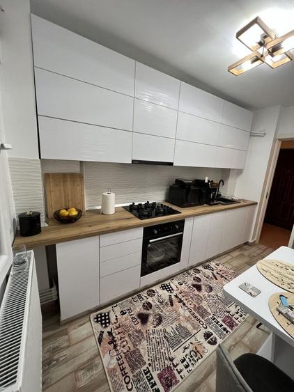 Apartament cu 2 camere decomandat în Republicii