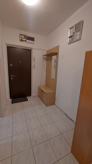 Apartament cu 3 camere semidecomandat în Lujerului