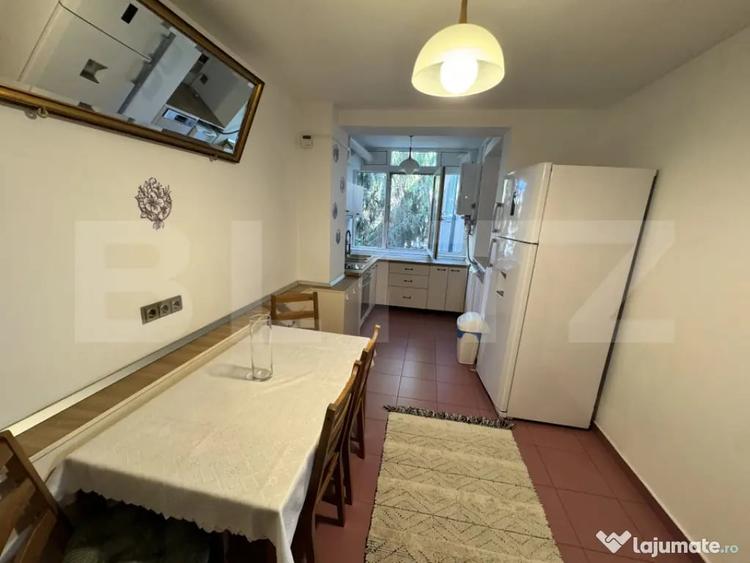 Apartament cu 3 camere decomandat în Central