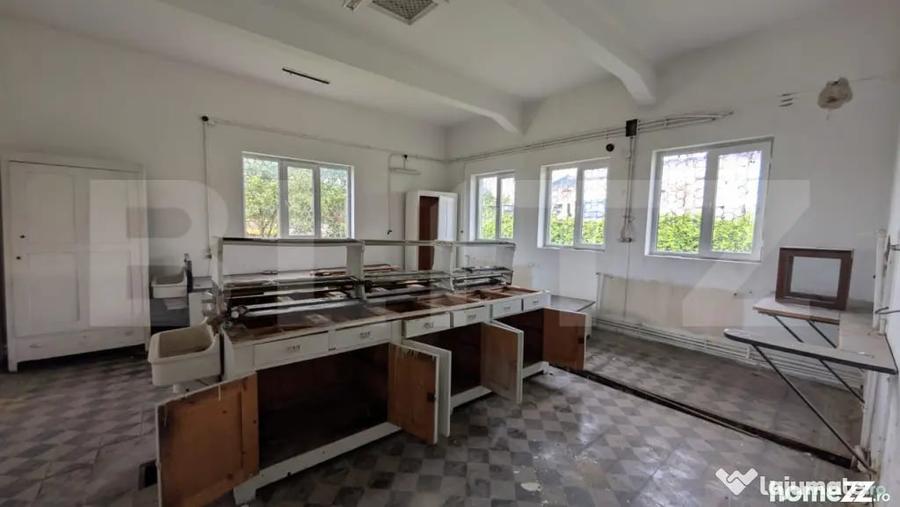 Casă cu 5 camere cu Teren 1216 Mp în Central