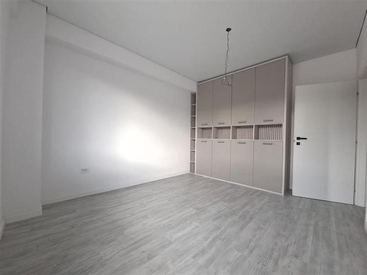 Apartament cu 2 camere decomandat în Vișani