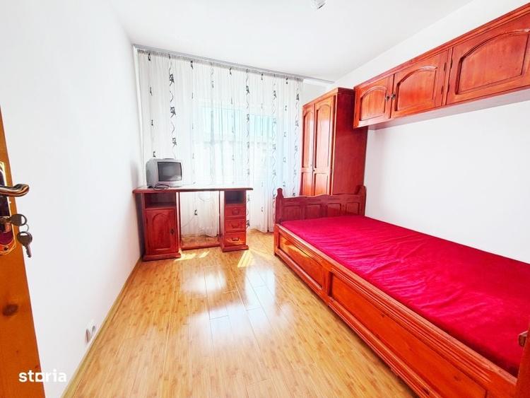 Apartament cu 3 camere decomandat în Cerbu