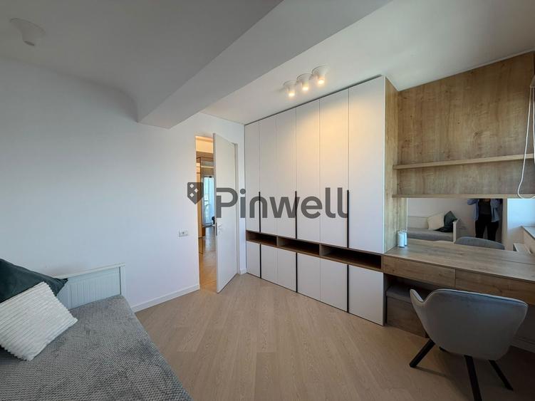 Apartament cu 3 camere semidecomandat, mobilat în Pipera