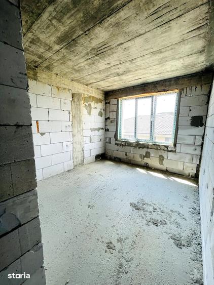 Casă cu 8 camere cu Teren 480 Mp în Tokai