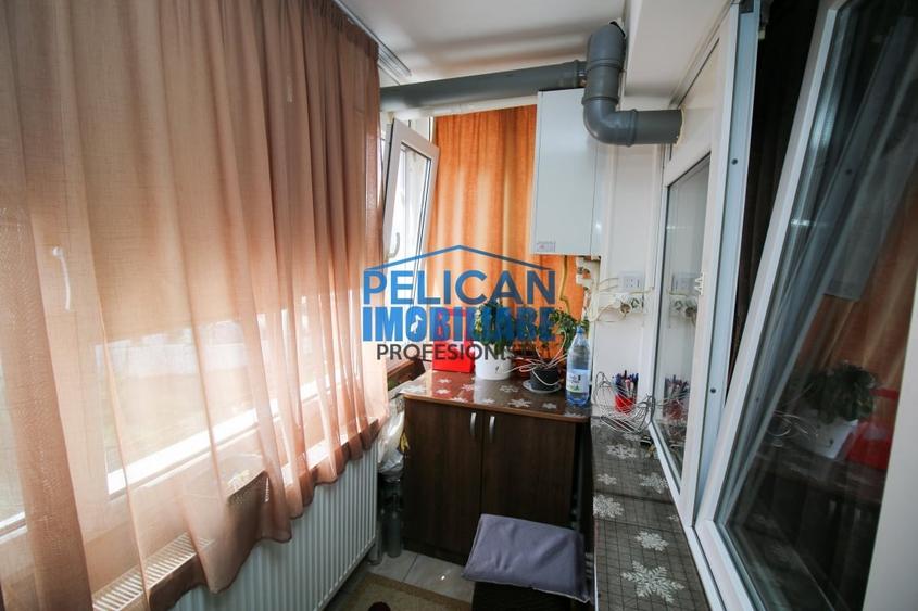 Apartament cu 4 camere decomandat, mobilat în Central