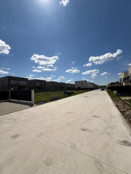 Teren Construcții intravilan de 1000 mp, în Tunari