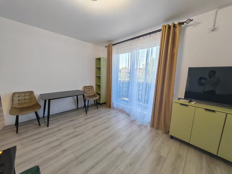 Apartament cu 2 camere decomandat în Apărătorii Patriei
