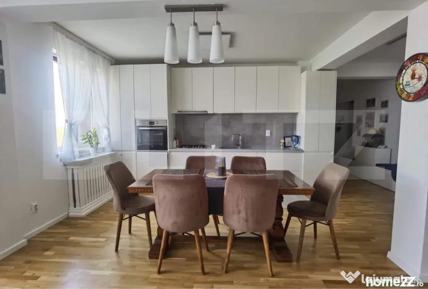 Apartament cu 3 camere decomandat în Central