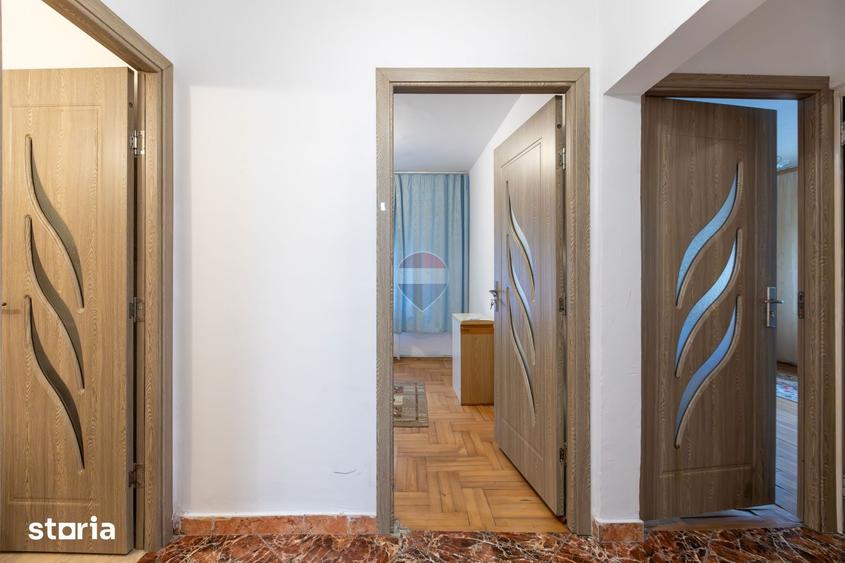 Apartament cu 3 camere decomandat în Mioriței
