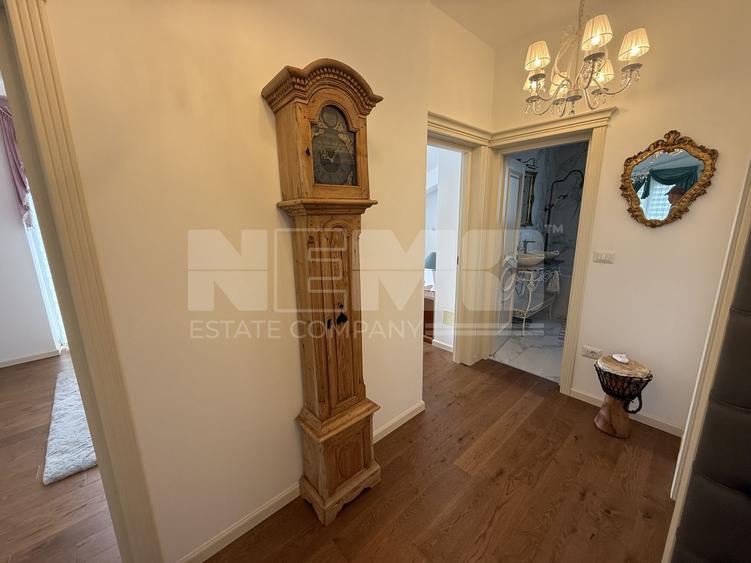 Apartament cu 3 camere decomandat, mobilat în Central