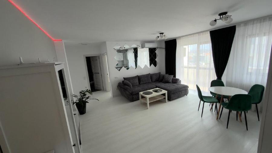 Apartament cu 3 camere decomandat, mobilat în Hipodrom 3