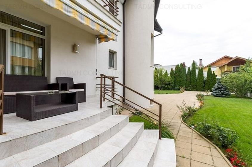 Casă individuală cu 10 camere cu Teren 640 Mp în Pipera