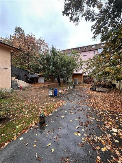 Casă individuală cu 6 camere cu Canalizare în Soarelui