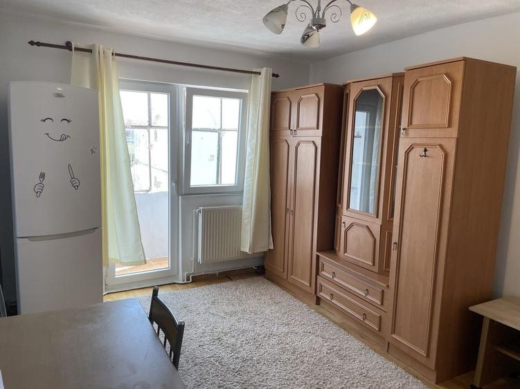 Garsonieră semidecomandată în Central