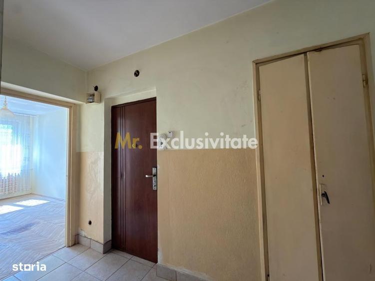 Apartament cu 3 camere decomandat în Calea București