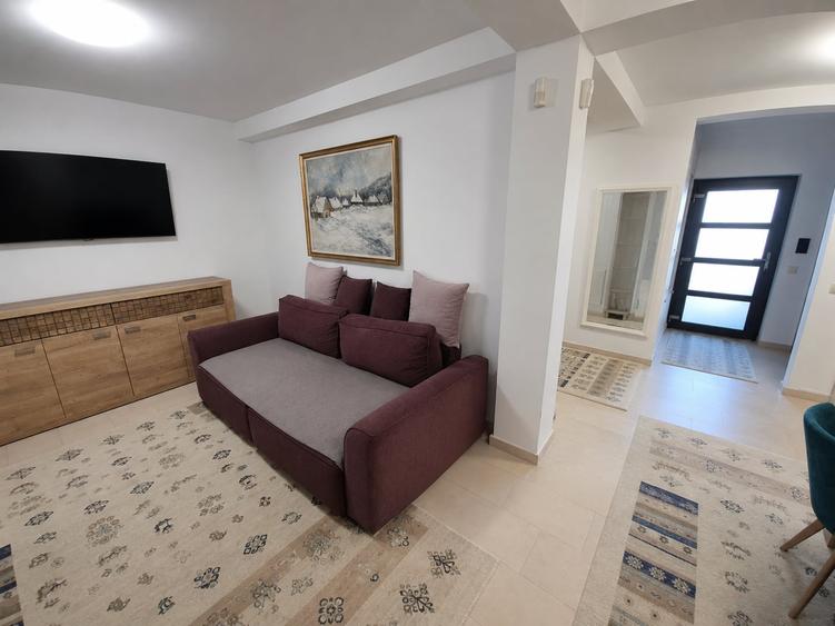 Duplex cu 5 camere cu Teren 159 Mp în Florești