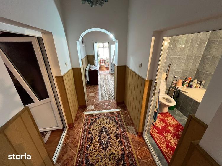Casă cu 5 camere cu Teren 400 Mp în Central
