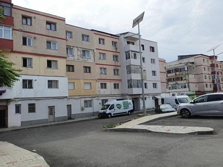 Apartament cu 2 camere decomandat în Buhuși