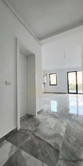 Apartament cu 2 camere semidecomandat în Giroc