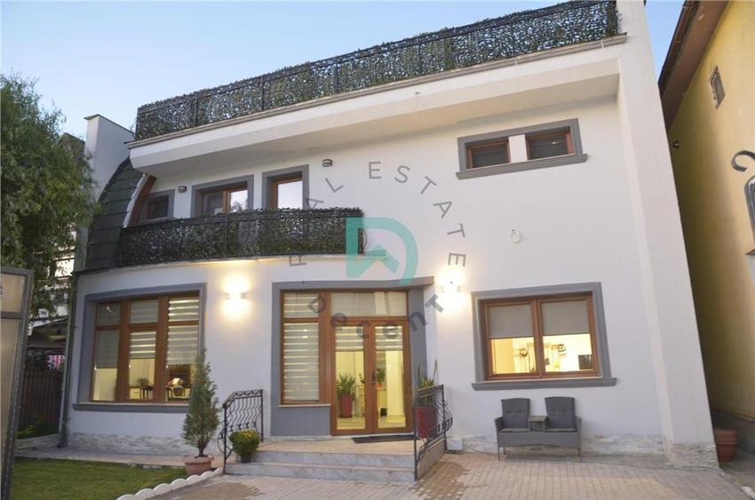 Casă individuală cu 6 camere cu Teren 338 Mp în Astra