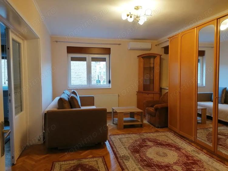 Apartament cu 2 camere nedecomandat, mobilat în P-ța Unirii