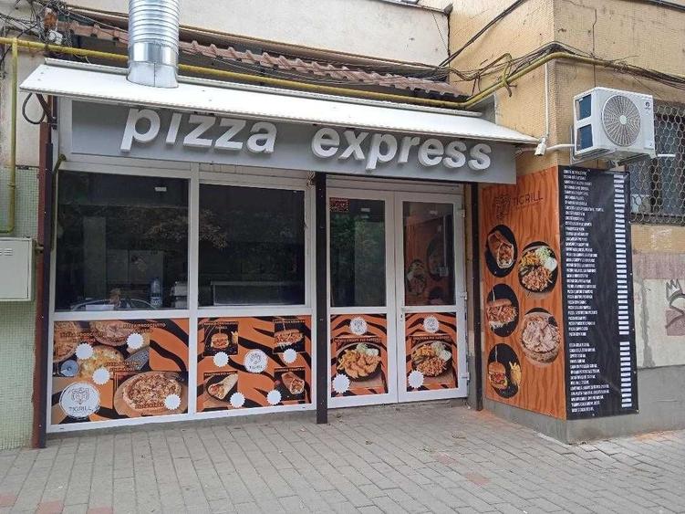 Inchiriez spatiu, Complex Podu` de Piatra, 28 mp. Orice activitate . - 5