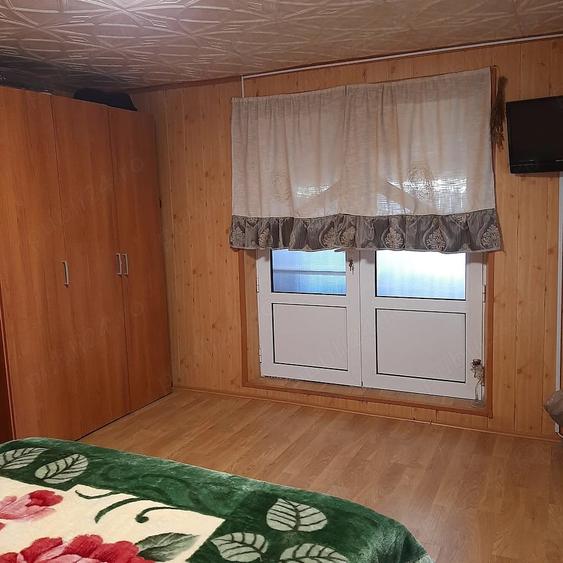 Casă cu 3 camere cu Teren 2350 Mp în Central