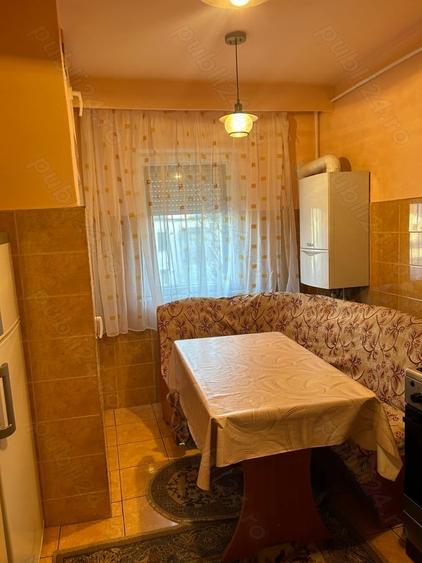Apartament cu 4 camere decomandat în Micro 15
