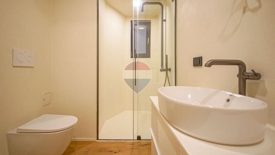 Apartament cu 3 camere decomandat în Centrul Istoric