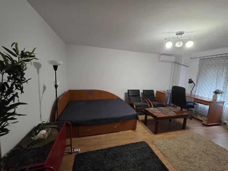 Garsonieră decomandată în Panduri