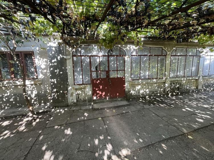Casă cu 4 camere în Nanov