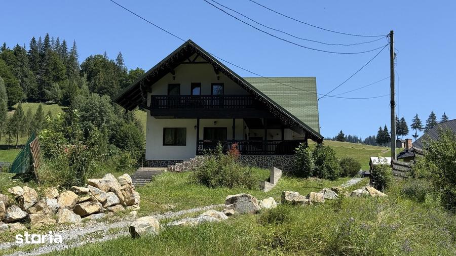 Casă cu 4 camere cu Teren 3000 Mp în Sadova