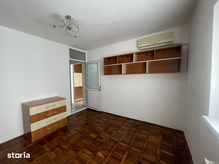 Apartament cu 3 camere decomandat în Vest