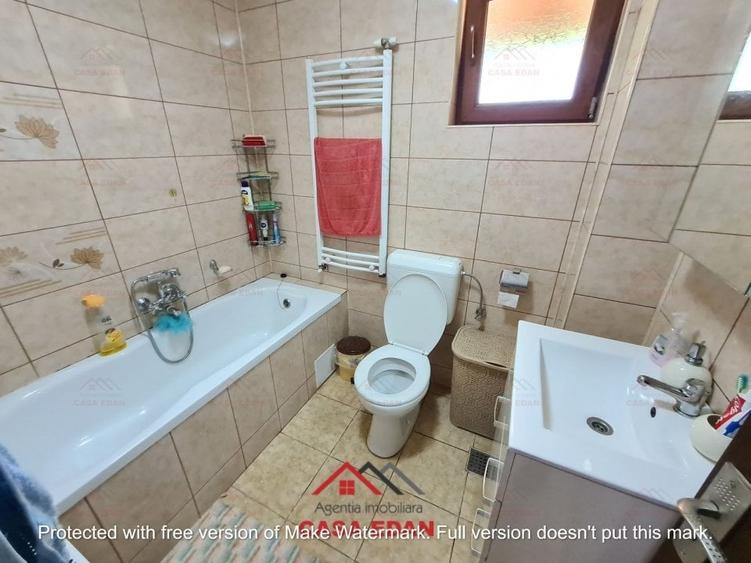 Casă cu 10 camere cu Teren 1676 Mp în Central