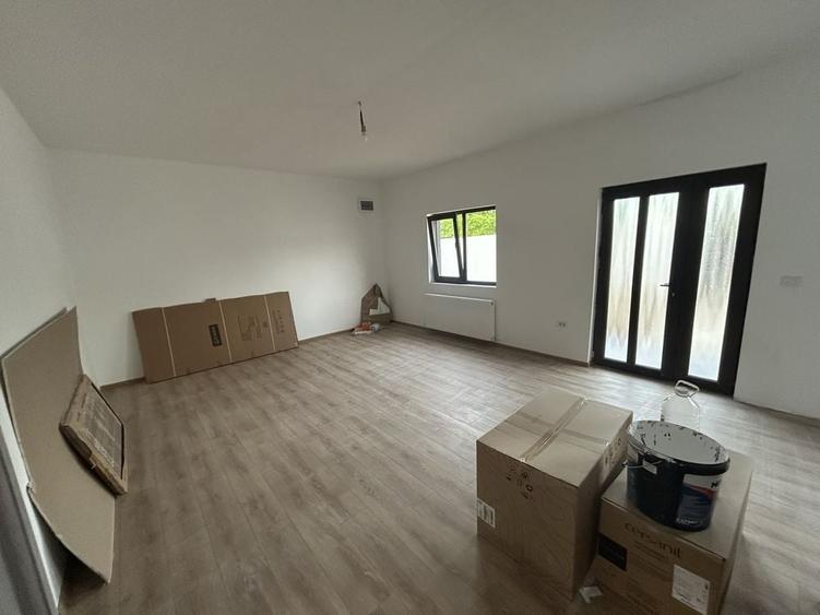 Vila P+1 cu 5 camere | Lumina - 6